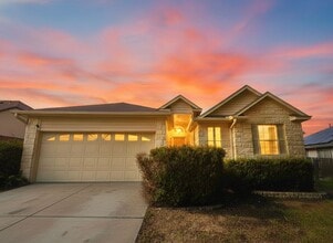 Building Photo - 113 Little Lake Rd