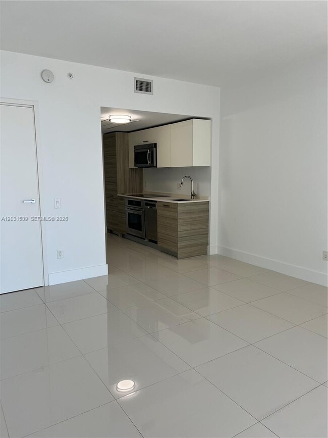 Building Photo - 1300 Brickell Ave