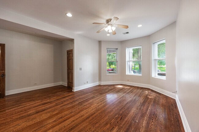 Foto del edificio - 1010 N Kedzie Ave