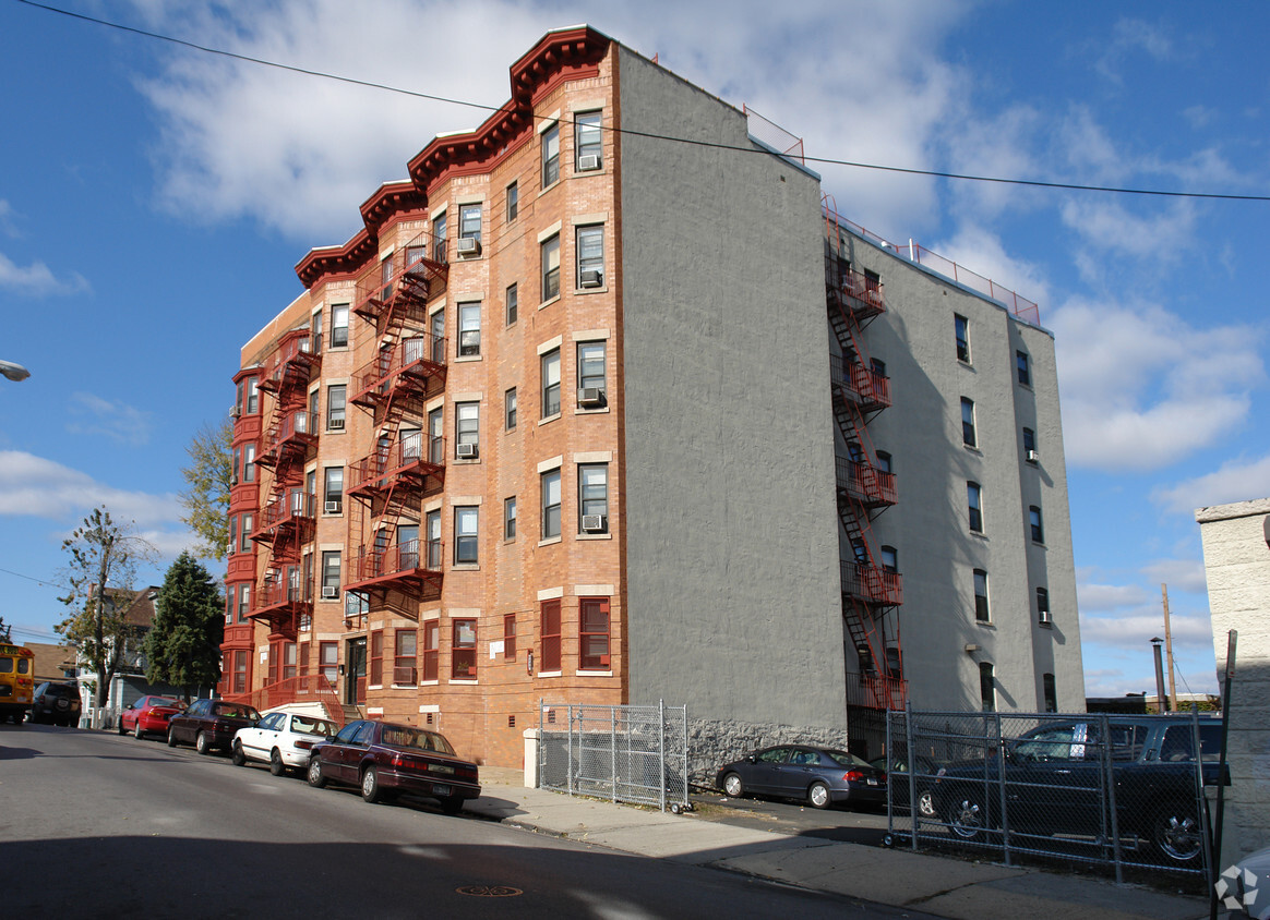 Primary Photo - Post Street Apartments