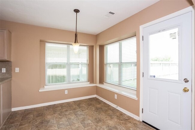 Building Photo - 8115 Solara Bend Ct