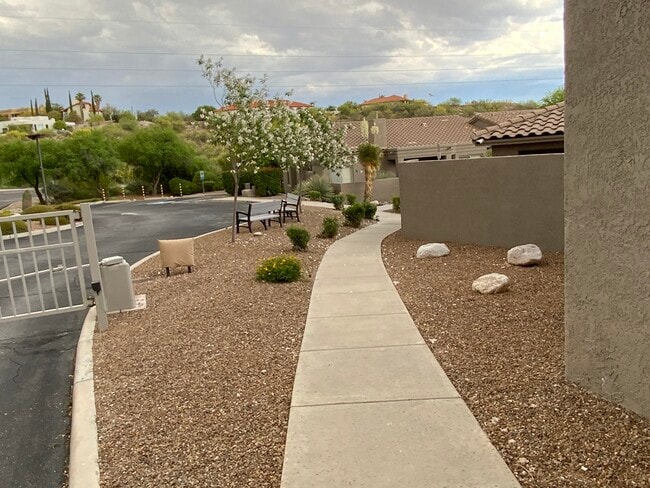 Building Photo - 3853 N Forest Park Dr