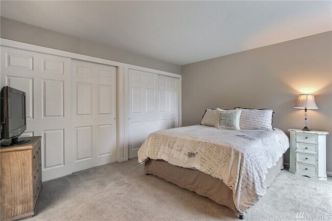 Foto del edificio - 310 39th Ave Ct NW