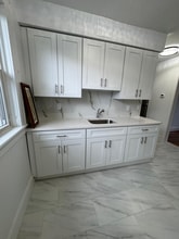 Building Photo - 334 Midland Ave