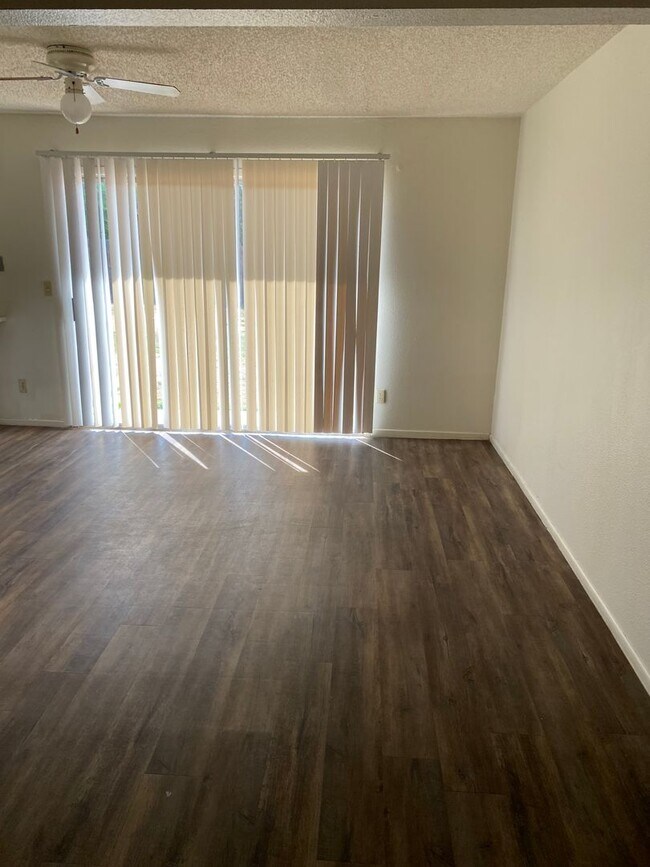 Foto del edificio - 5233 W Altadena Ave