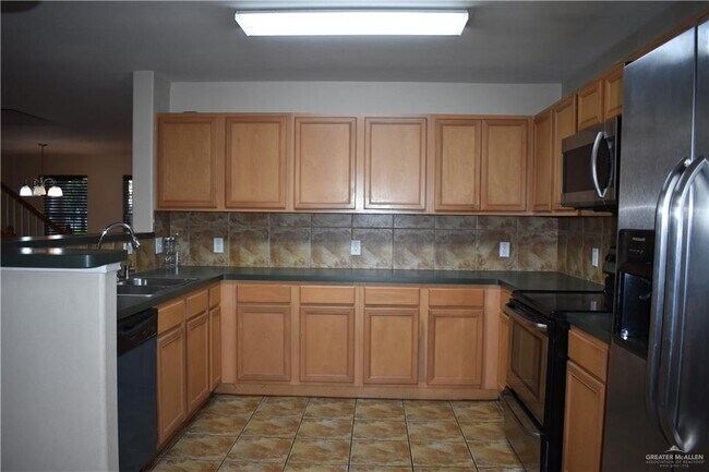 Foto del edificio - 14 Nightshade Ave