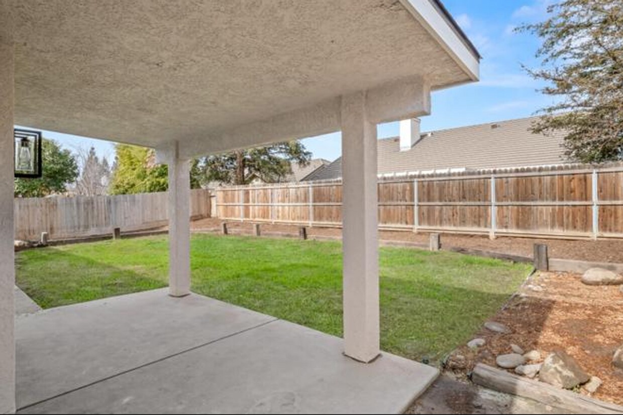 Primary Photo - Spacious 3-Bedroom Home in Quiet Northwest...