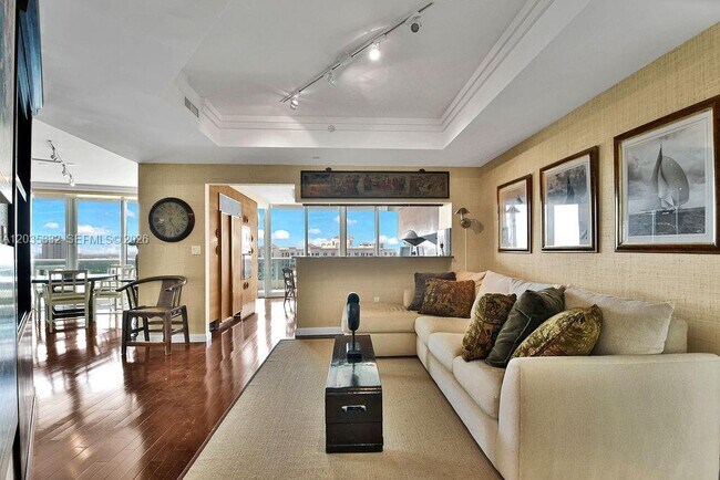 Foto del edificio - 19955 NE 38th Ct