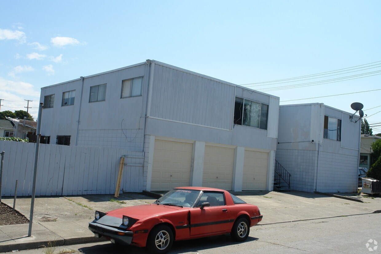 Foto del edificio - 5523 Bayview Ave