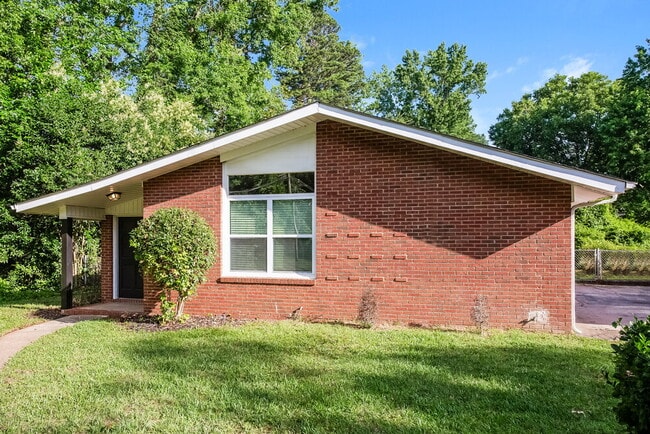 Building Photo - 5401 Venado St