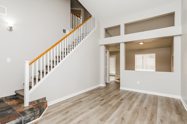 Building Photo - 587 Pomerol Ave