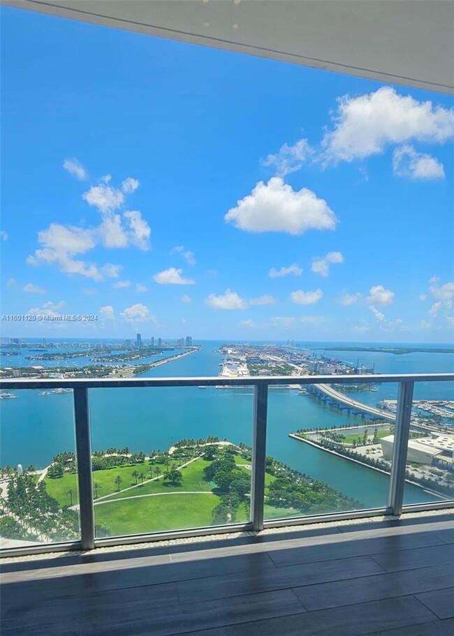 Foto del edificio - 1100 Biscayne Blvd