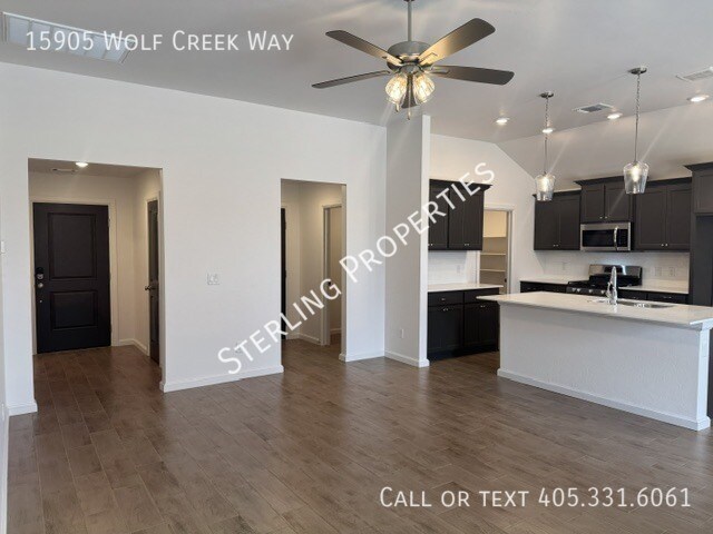 Foto del edificio - 15905 Wolf Crk Wy