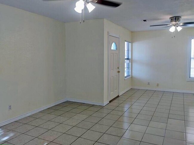 Foto del edificio - 812 W 6th St