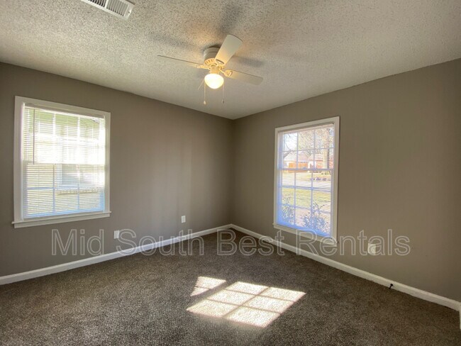 Building Photo - 3264 Boxdale St