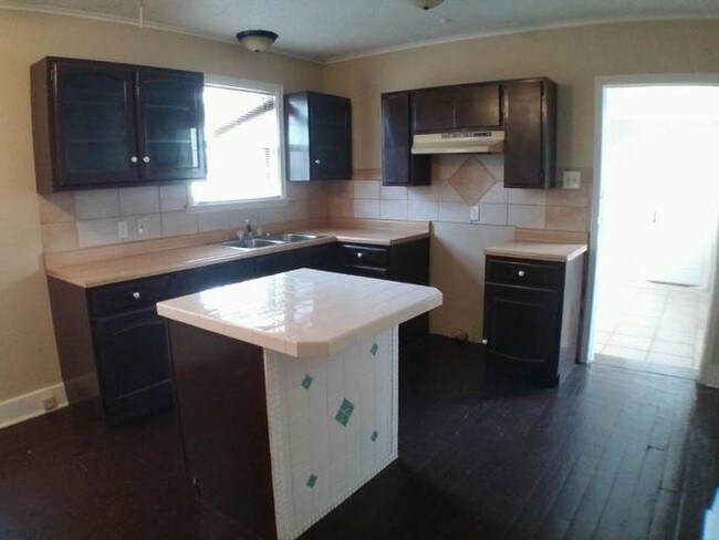 Building Photo - Frayser Home with Large Backyard!