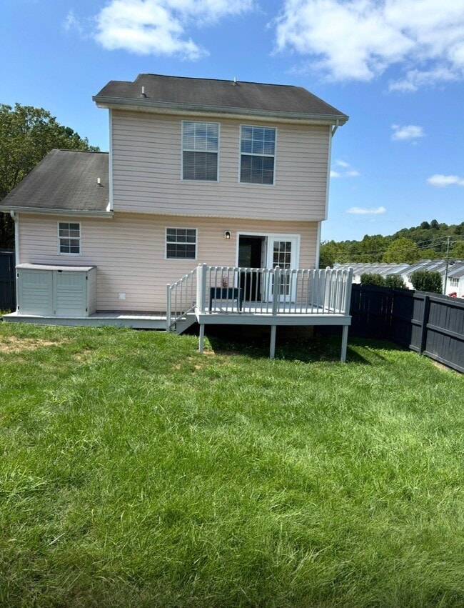 Building Photo - 105 Boardwalk