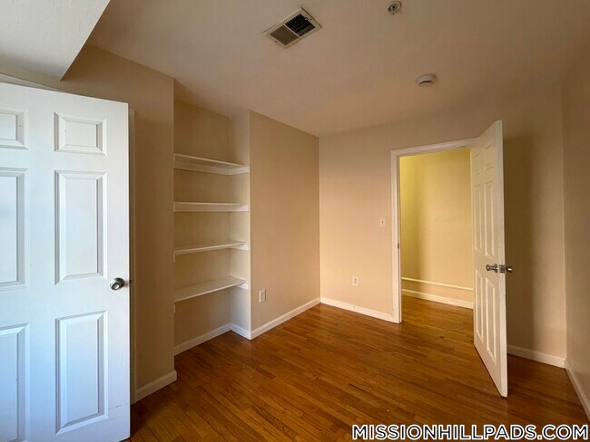 Foto del edificio - 712 Shawmut Ave