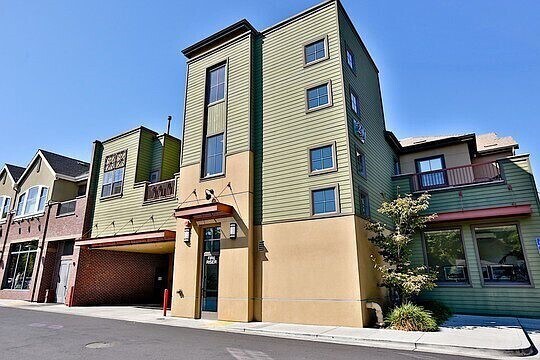 Foto principal - 200 Railroad Ave