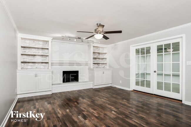 Foto del edificio - 15520 Golden Ridge Ct