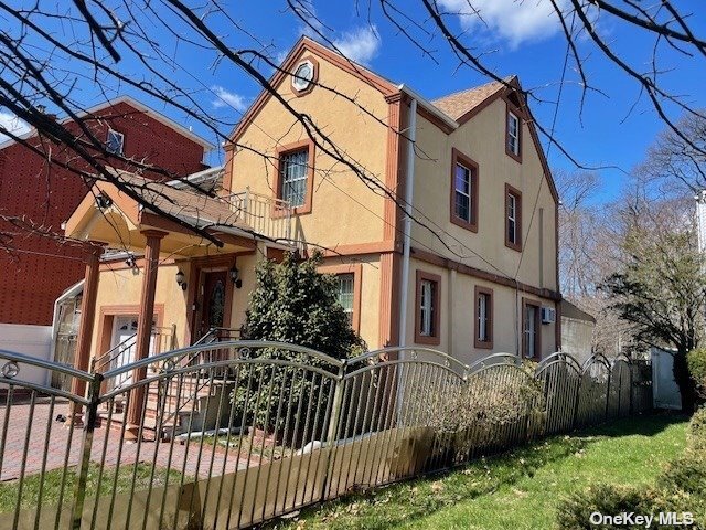 Building Photo - 197-3 McLaughlin Ave