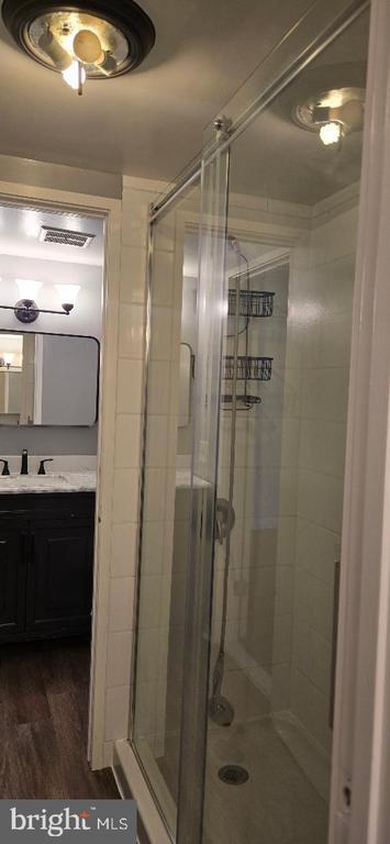 Foto del edificio - 5484 Cedar Ln