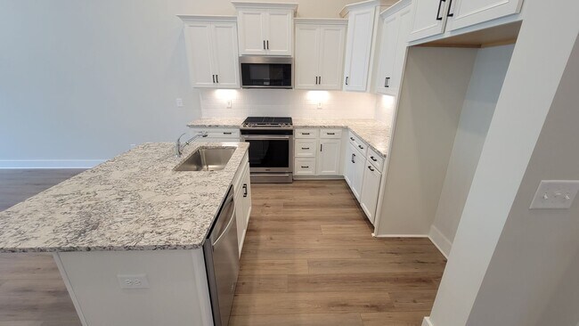 Foto del edificio - 3 Bed, 3 Bath Townhome Available in Boilin...