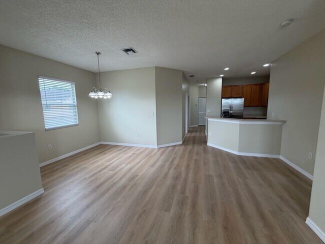 Building Photo - 2925 Crestwood Ter
