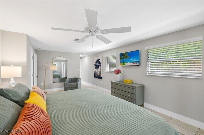 Foto del edificio - 482 Tradewinds Ave
