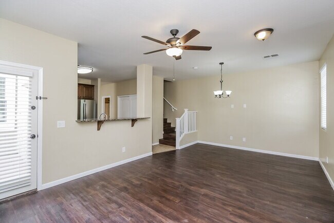 Building Photo - 1635 S Wildrose