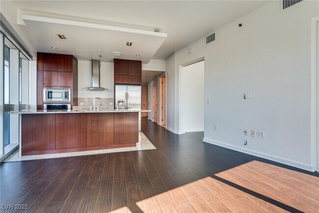 Foto del edificio - 4471 Dean Martin Dr