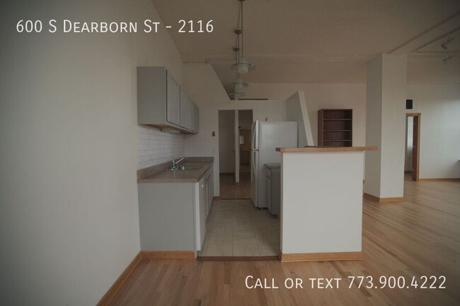 Building Photo - 600 S Dearborn St