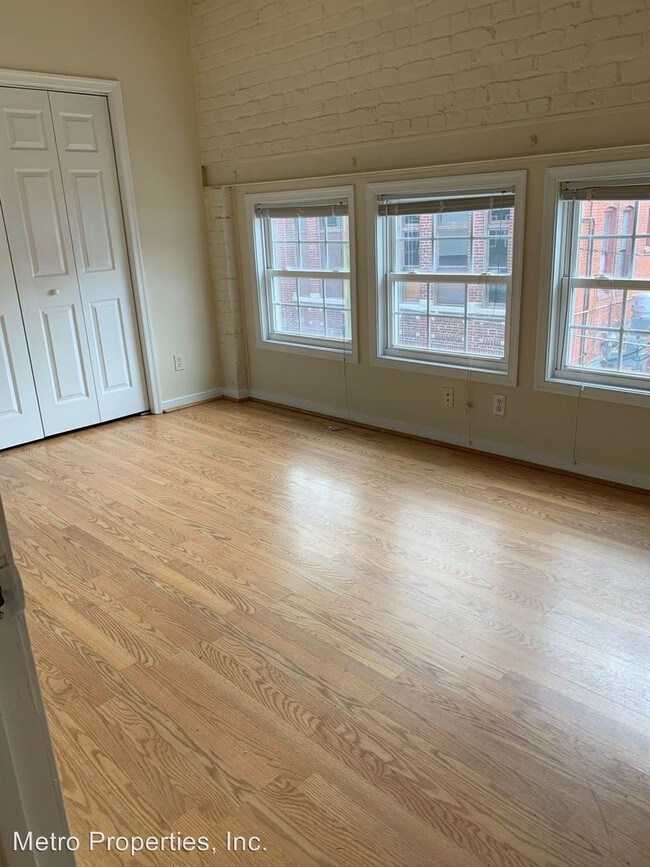 Foto del edificio - 310 N Laurel St