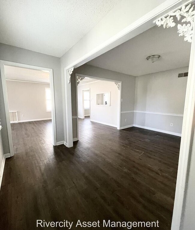 Building Photo - 2990 Ridgeway Rd