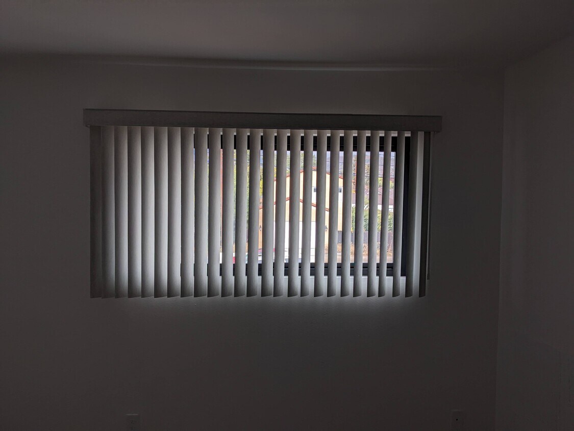 Bedroom w/ new blinds - 3010 State St