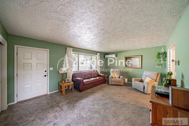 Building Photo - 648 Buckboard Ln