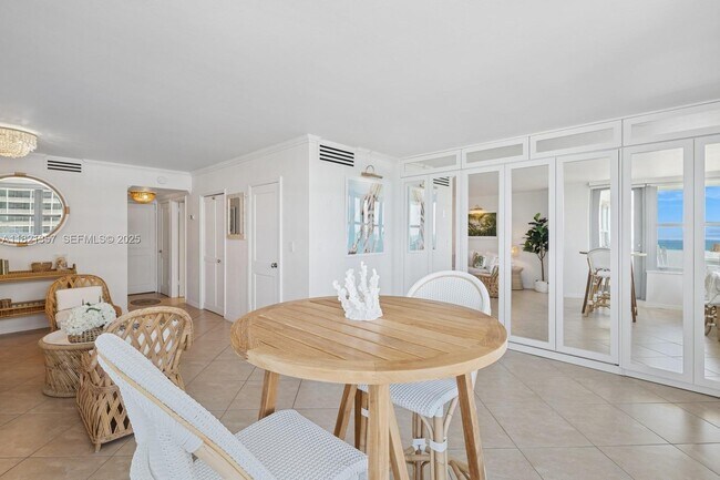 Foto del edificio - 2899 Collins Ave