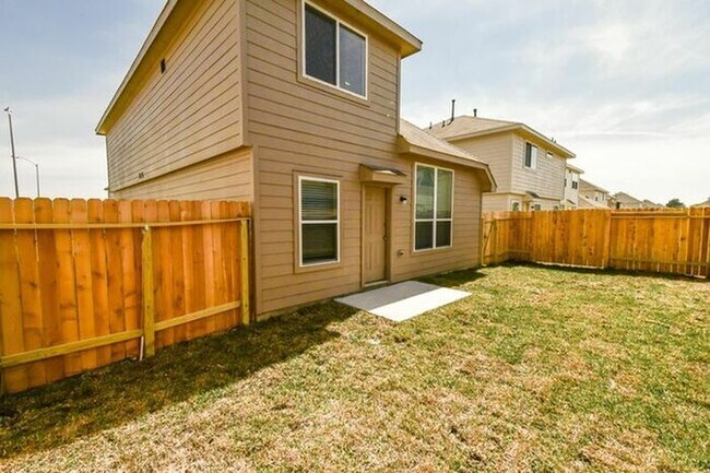 Building Photo - 4126 Silver Ranch Rd
