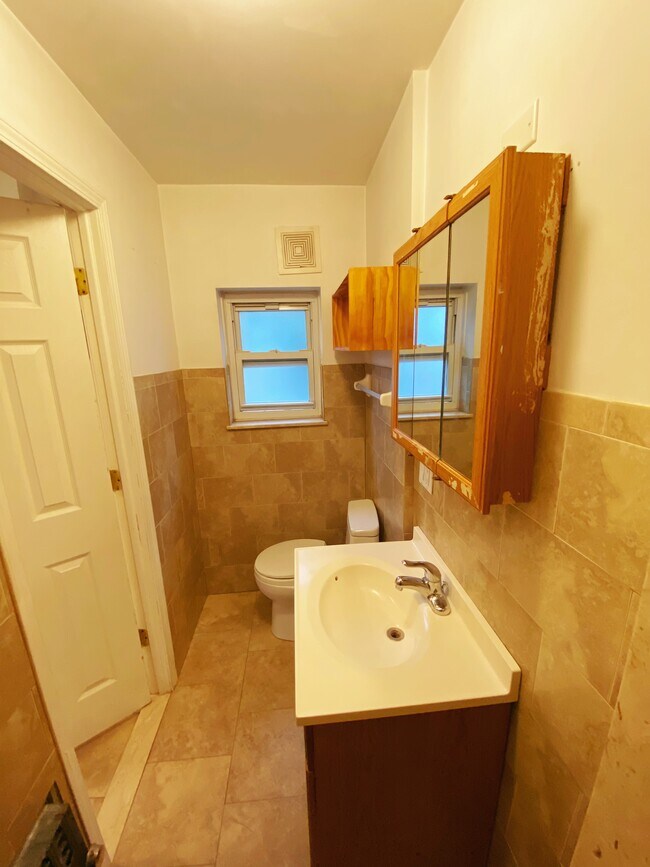 Foto del edificio - 1441 W 9th St
