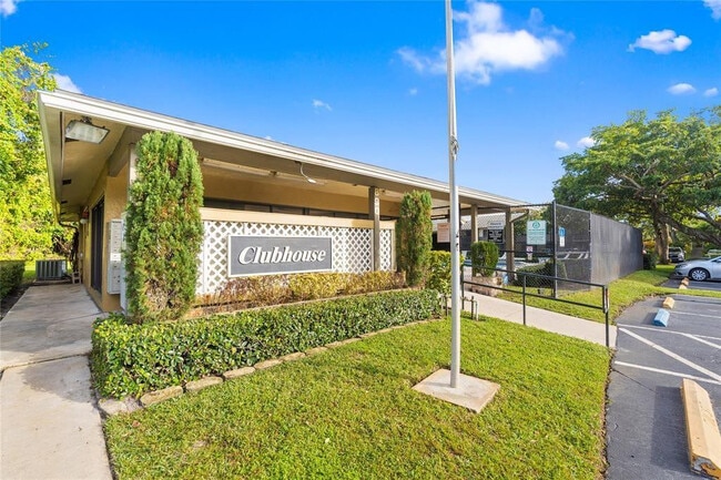 Building Photo - 588 Trace Cir