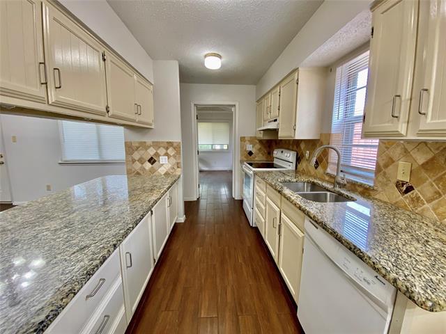 Foto del edificio - 1808 Serenade Ln
