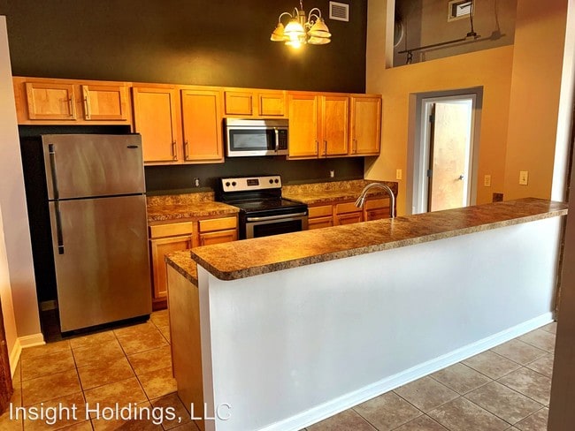 Building Photo - 2820 Detroit Ave