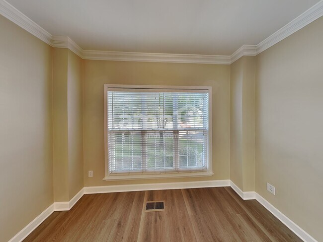Building Photo - 7008 Masonboro Dr