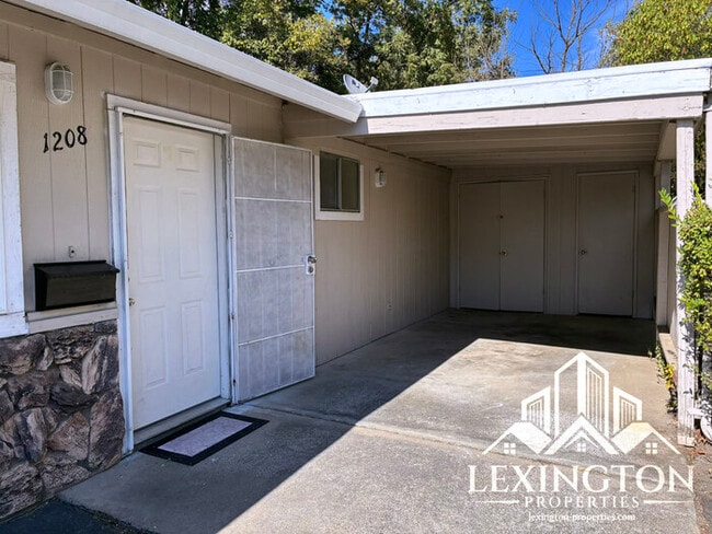 Building Photo - Charming 2BD/1.5BA Sacramento Home, near J...