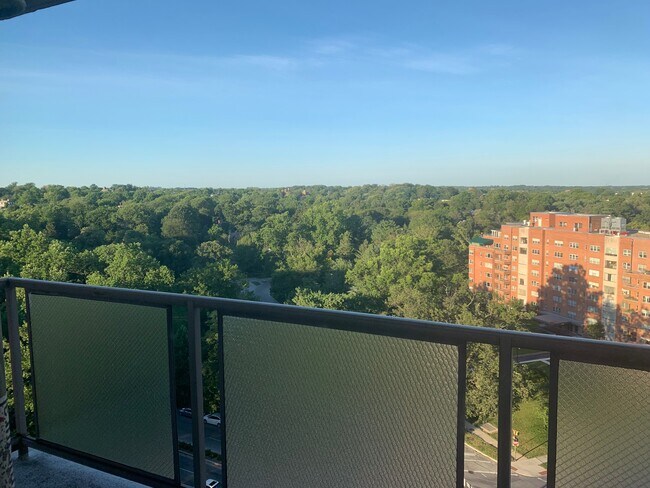 Foto del edificio - 1 E University Pky