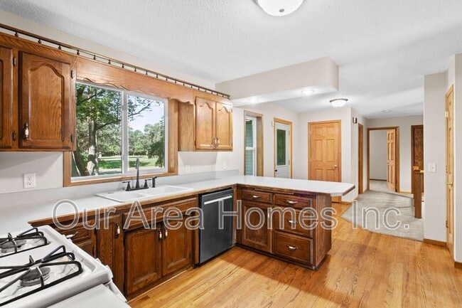Foto del edificio - 16037 Oneida St NW