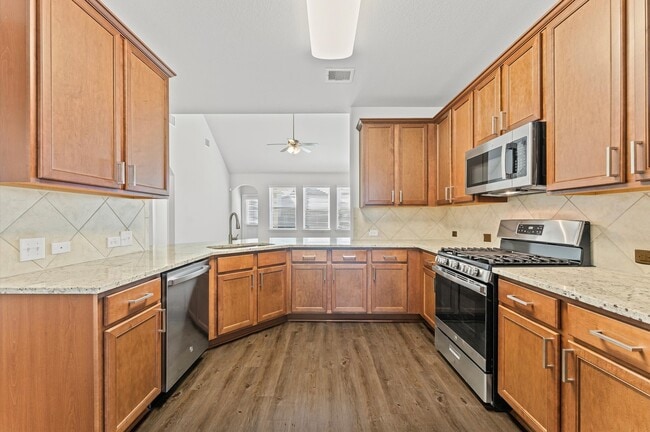 Building Photo - 15207 Lake Erie Dr