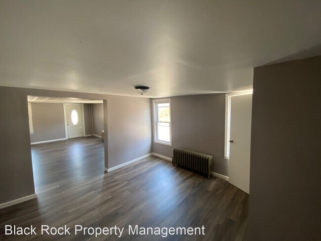 Building Photo - 3 br, 1 bath House - 226 E Water St