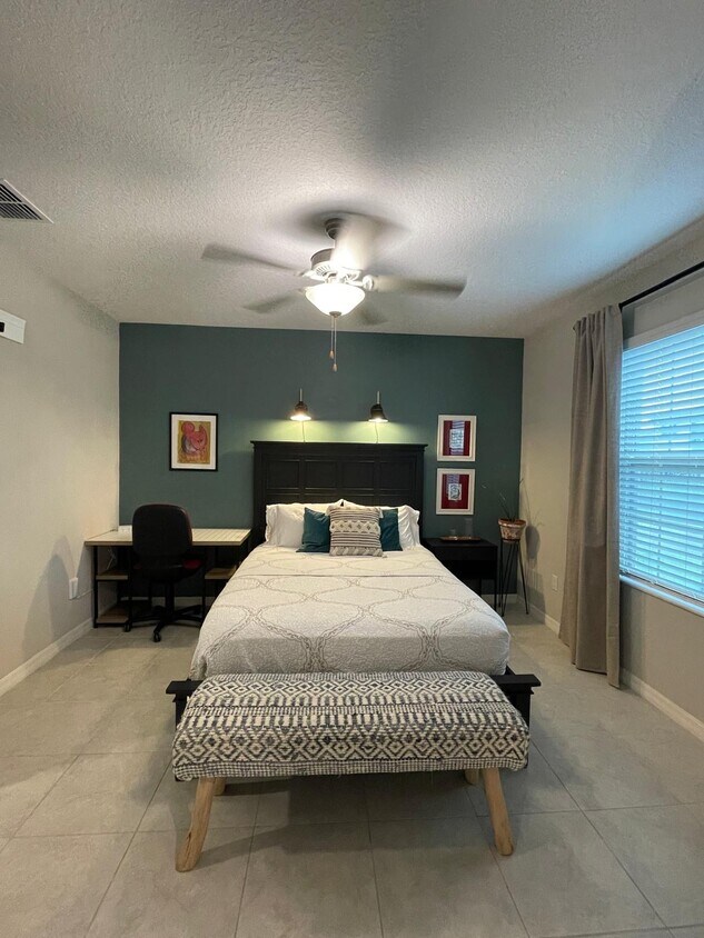 Foto principal - 5723 Keaton Springs Dr