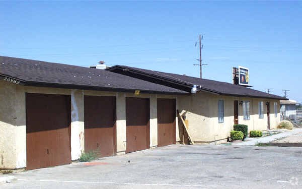 Building Photo - 2 Bed 1 Bath apartment in Apple Valley